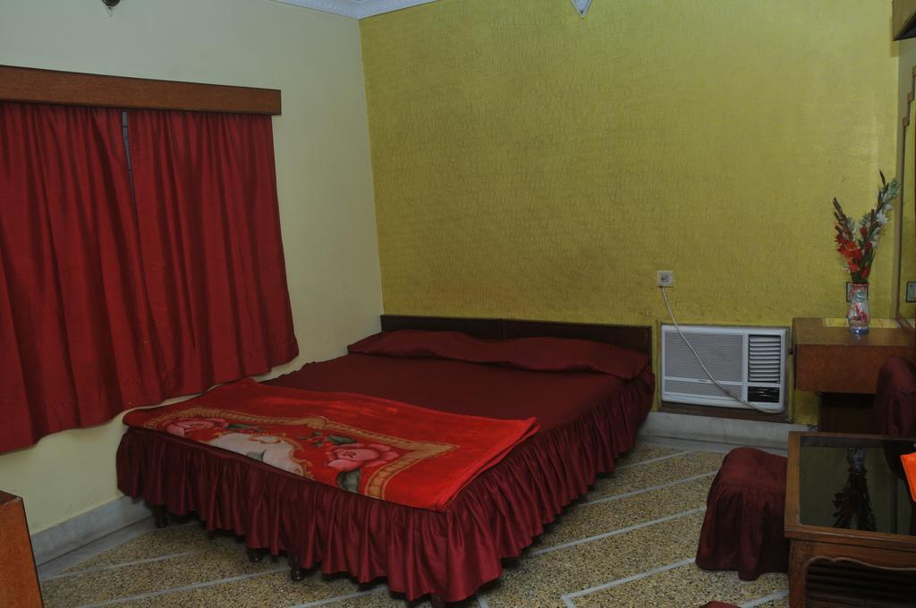 New Hotel White Palace Kalkutta Kültér fotó