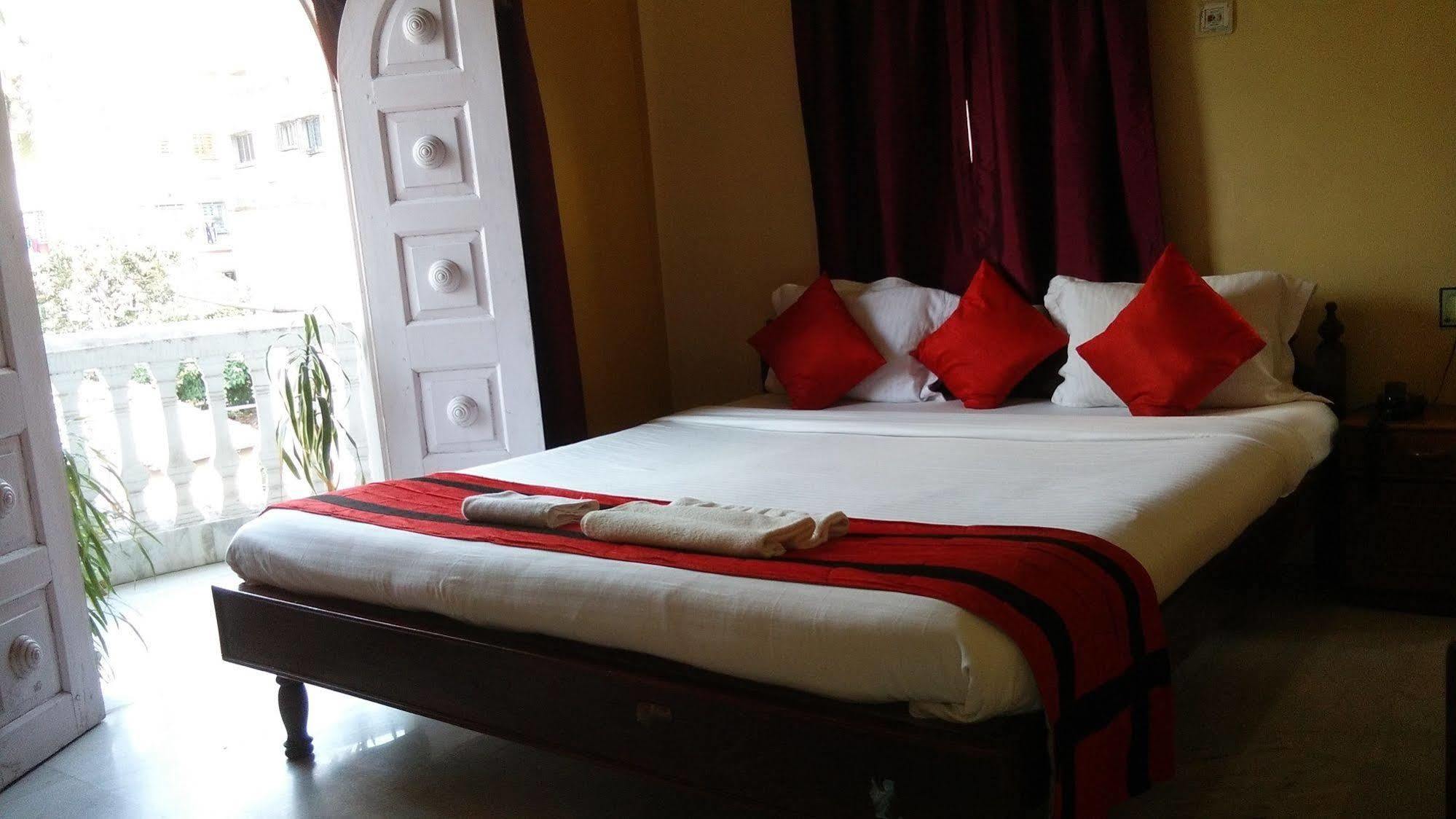 New Hotel White Palace Kalkutta Kültér fotó