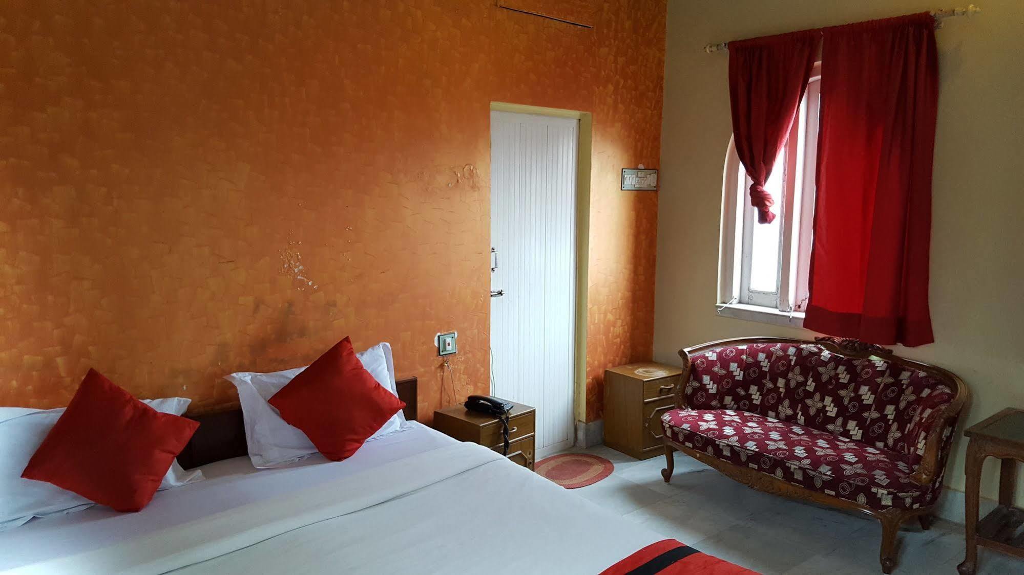 New Hotel White Palace Kalkutta Kültér fotó